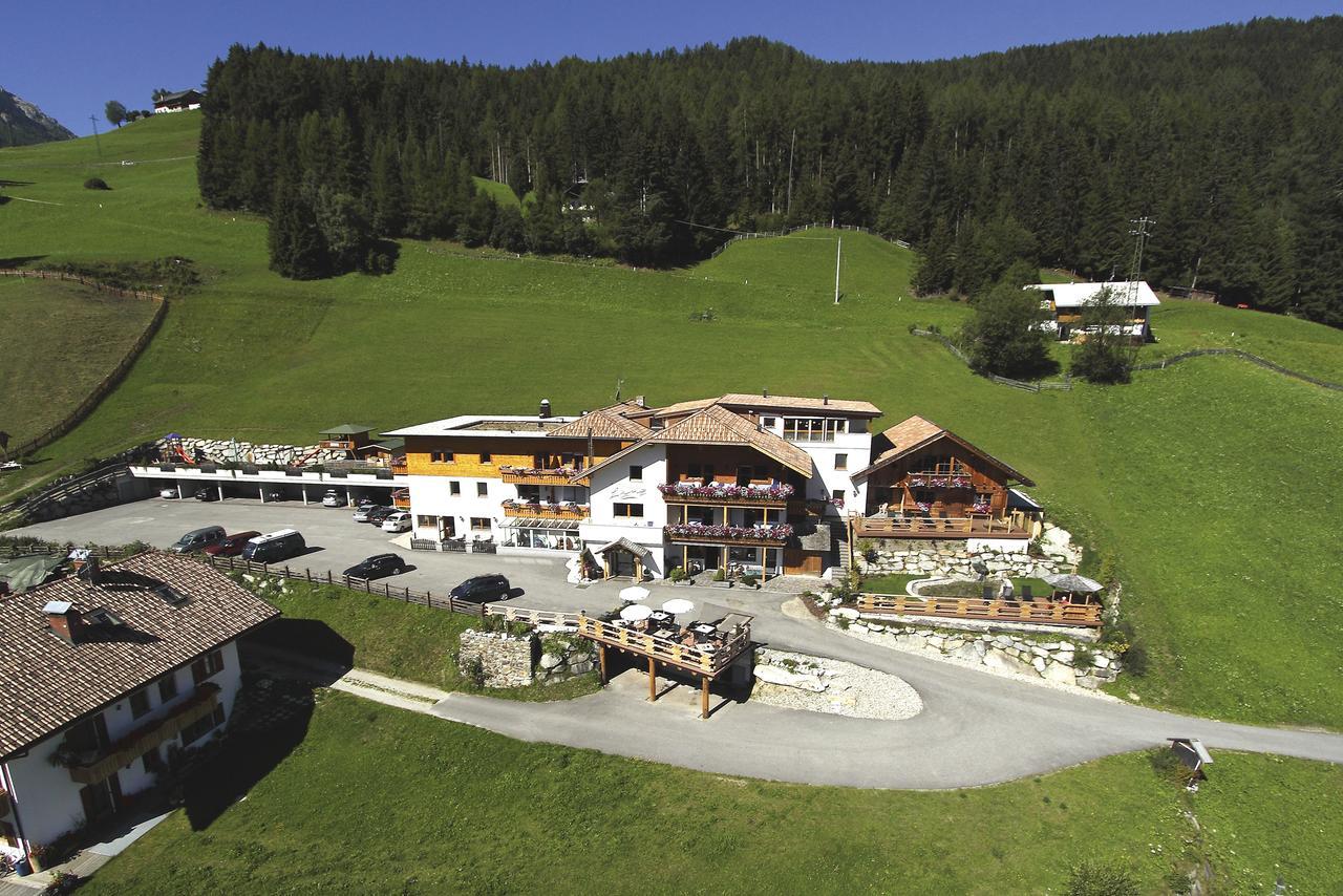 Almhotel Lenz Olang Buitenkant foto